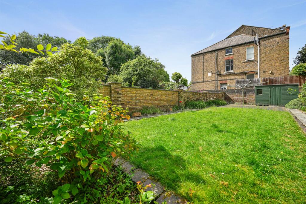 CCRE - 121 The Grove Garden 2 (1).jpg