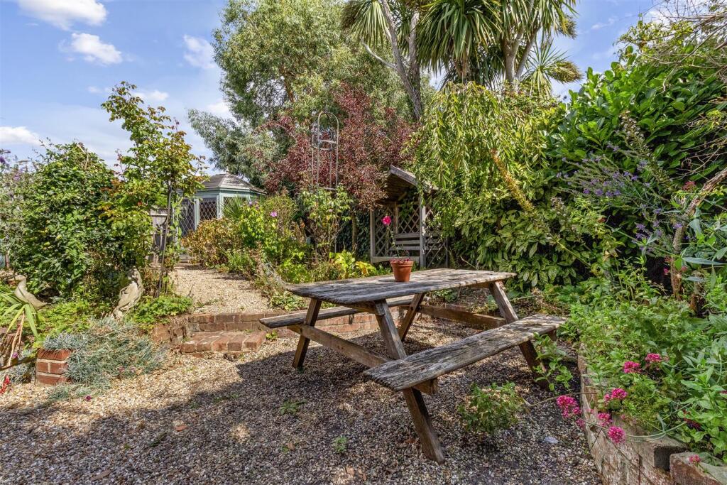 15 Foamcourt Waye_019.JPG