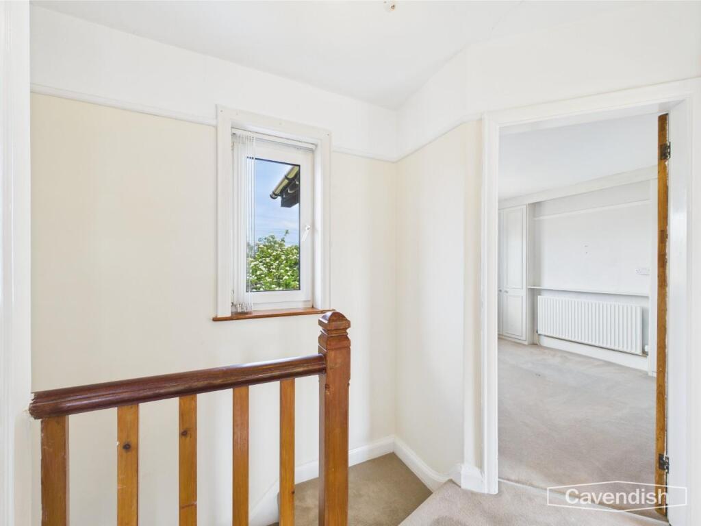 FIRST FLOOR LANDING