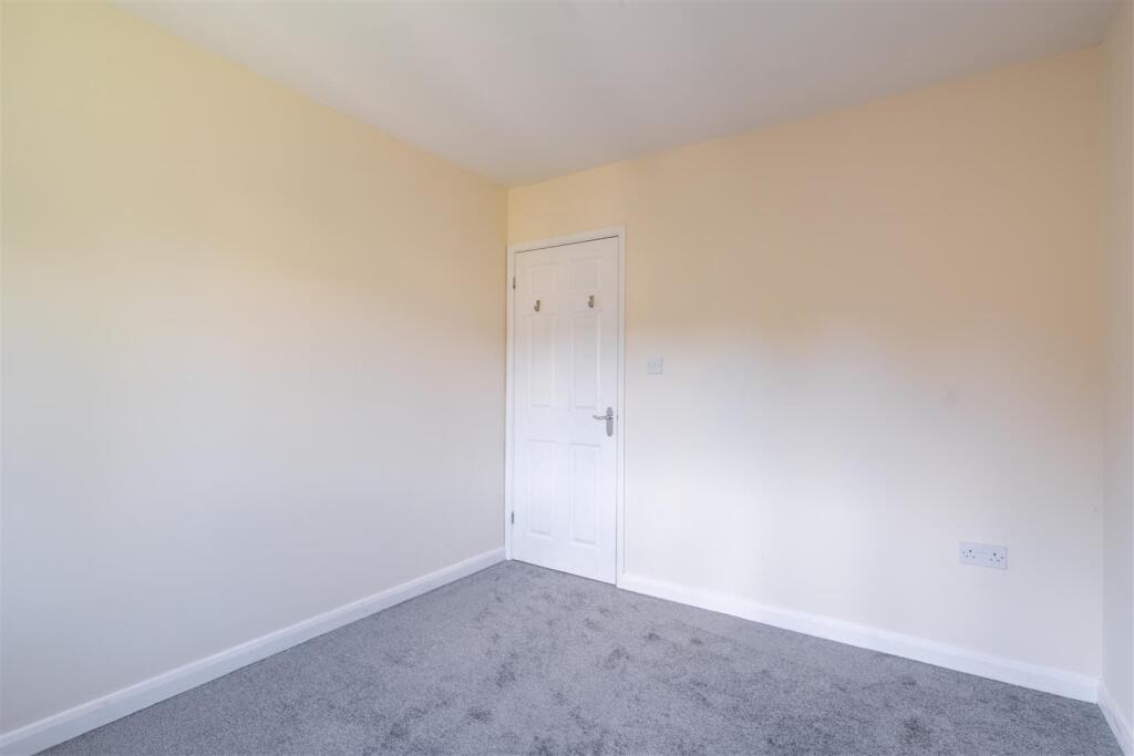 Bedroom 1-2.jpg