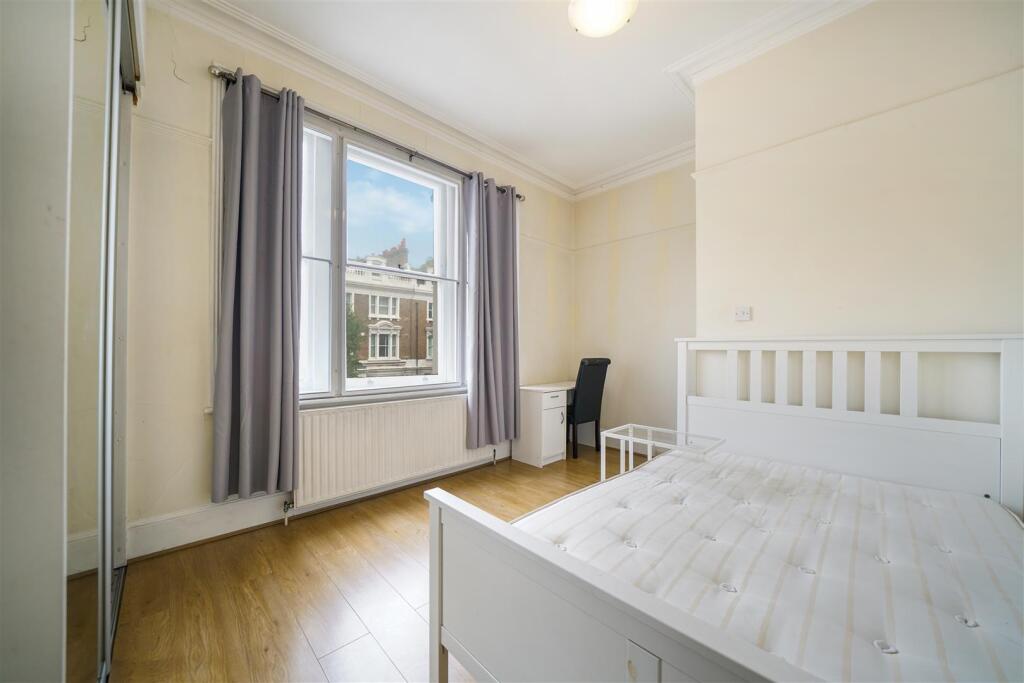 Flat 3, 40 Elsham Road - LCtdIXnup3HuAAbzr1Cd.jpg