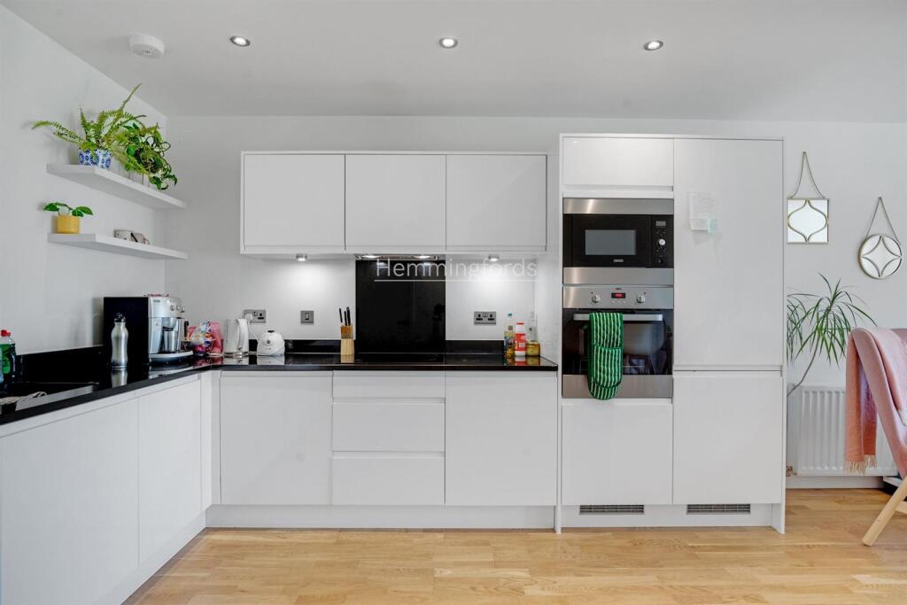 08-754582533-HMF-JJ-101 Masher Court-22-medium.jpg