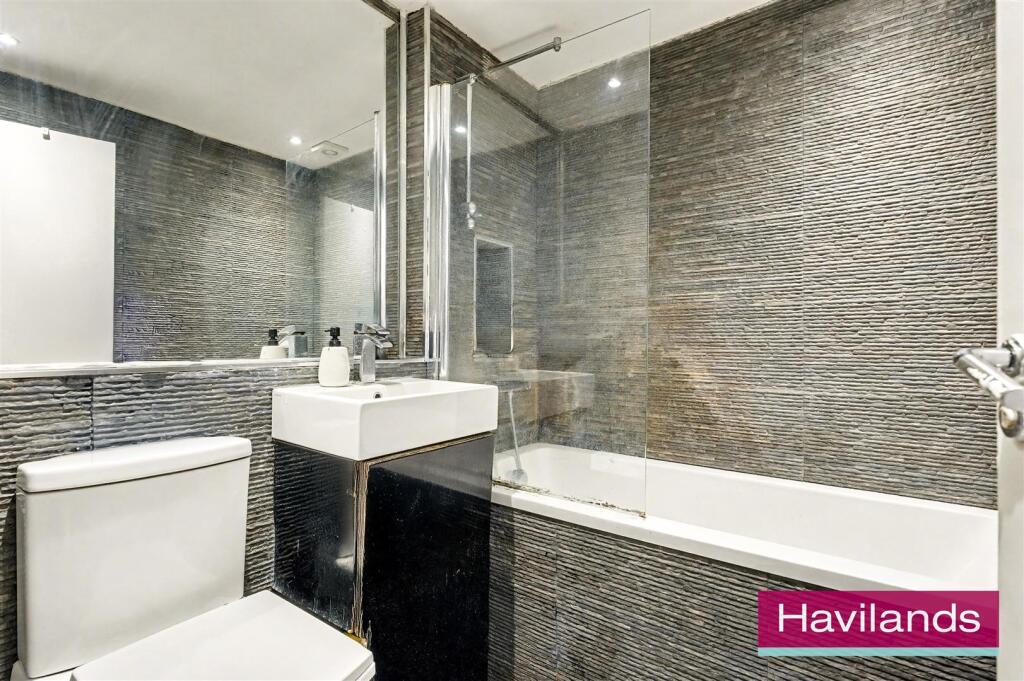 Freshfield Drive-8.jpg