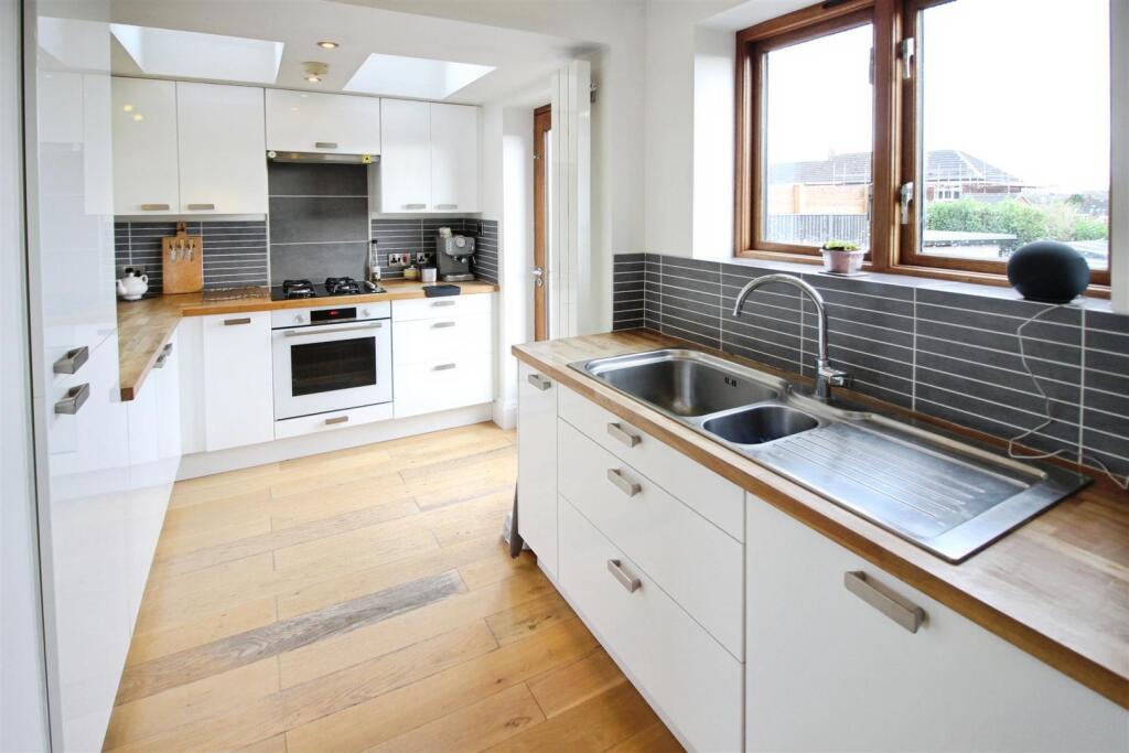 Fitted Kitchen