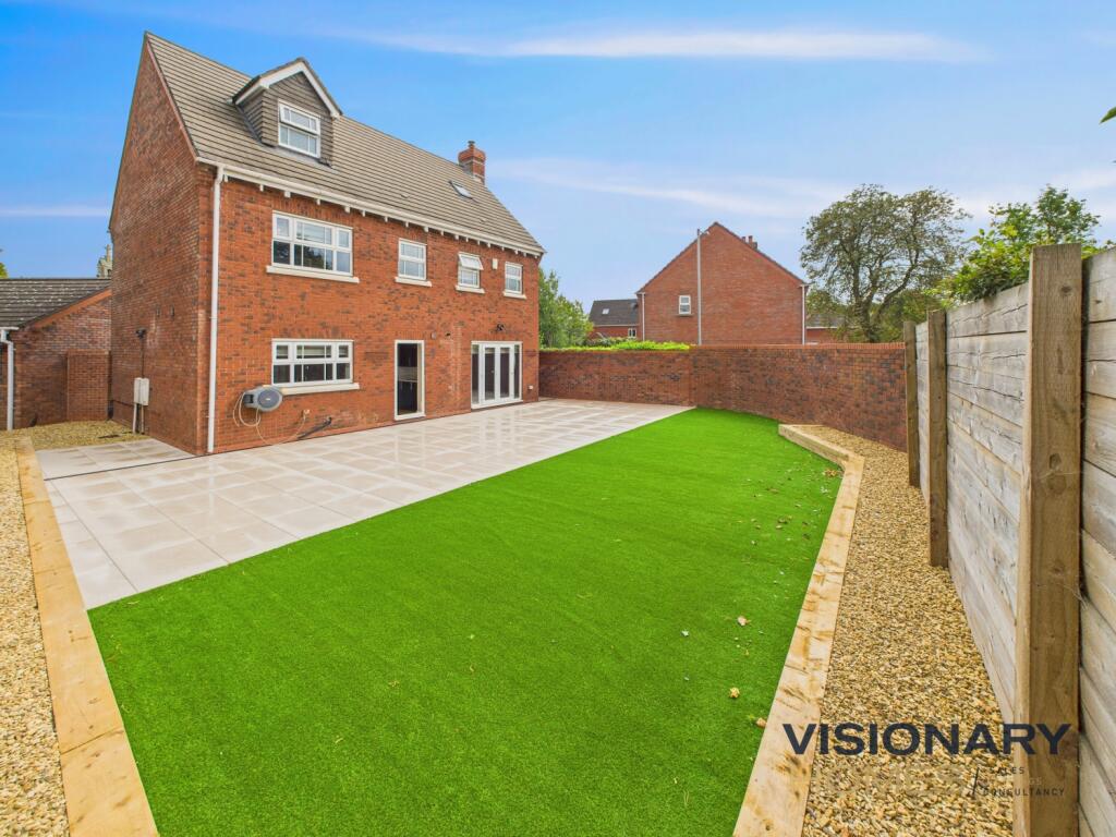 CAM03522G0-PR0216-STILL001