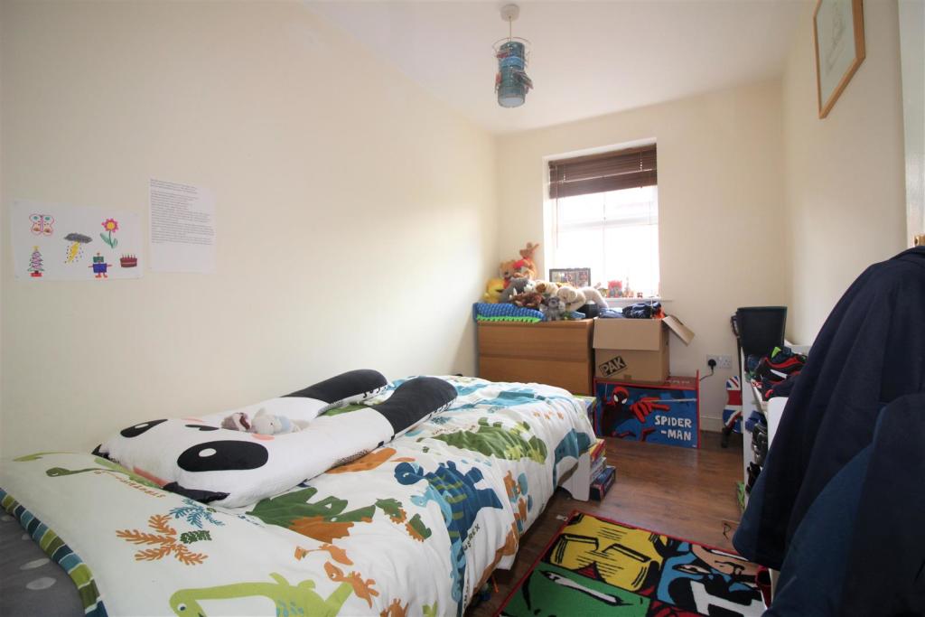 bed 2.jpg