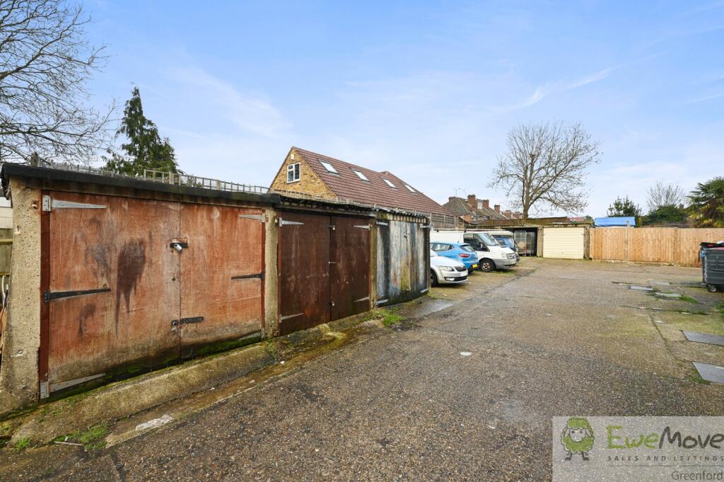 EM - 153a Whitby Road - Garage1 (1)