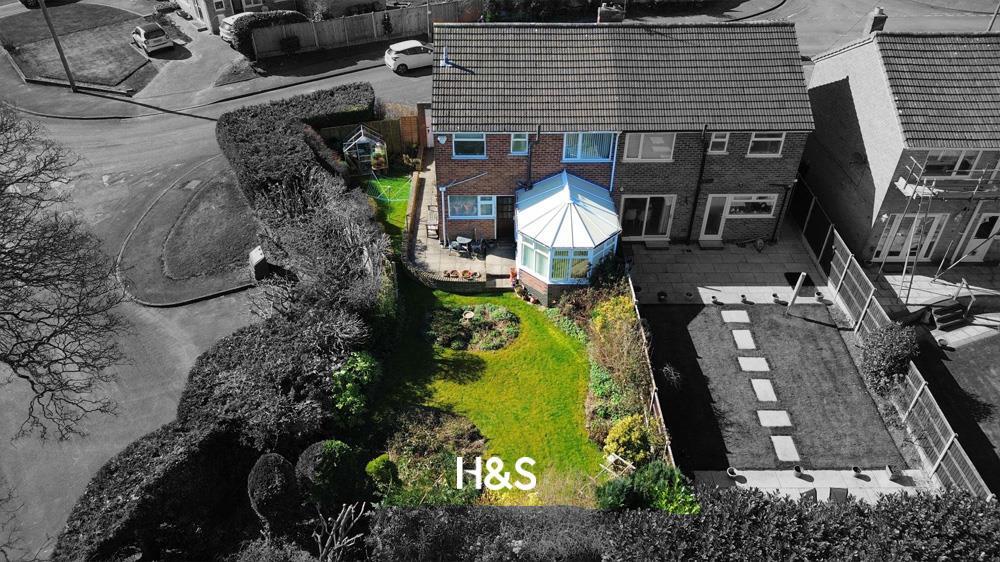 51 mollington crescent - rear garden BW.jpg