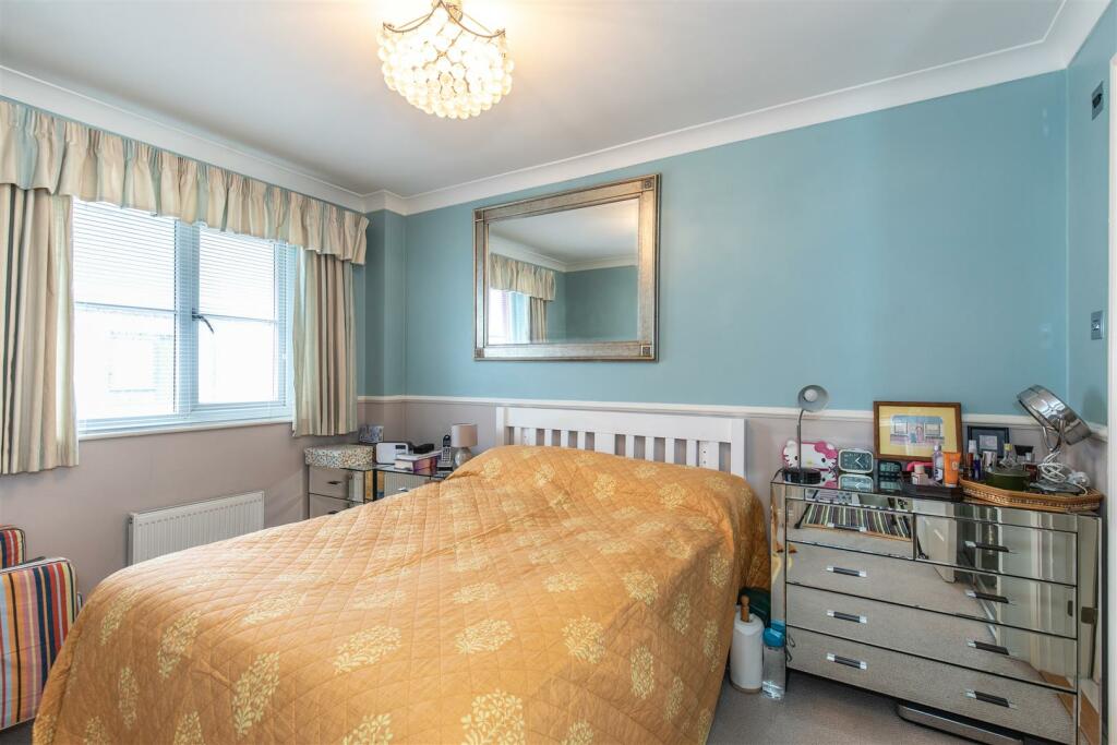BEDROOM ONE - MASTER