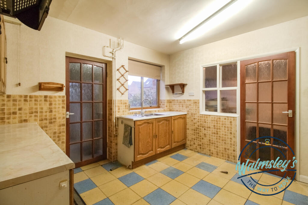 Kitchen breakfast towards dining room