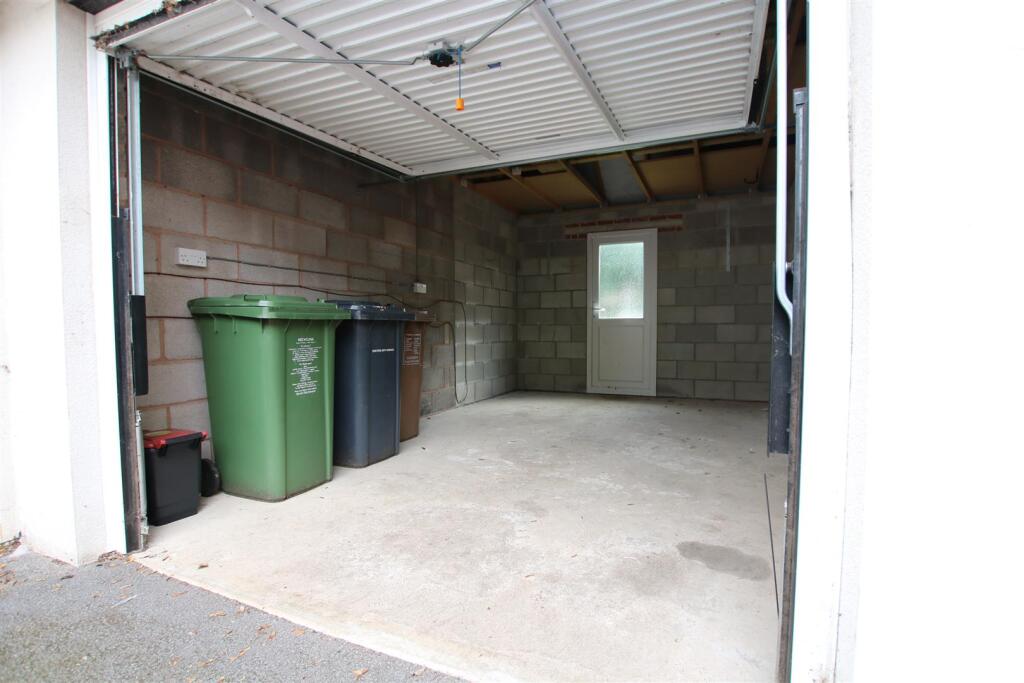 Garage.JPG