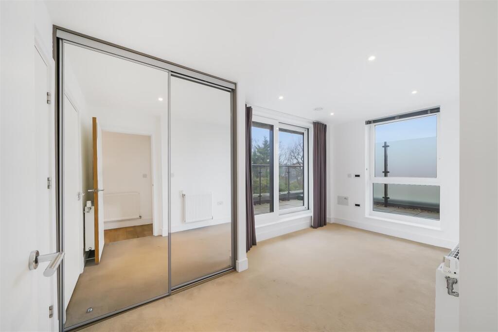 13 Mulholland House, 77 Hartfield Road - oLBX4dR9v