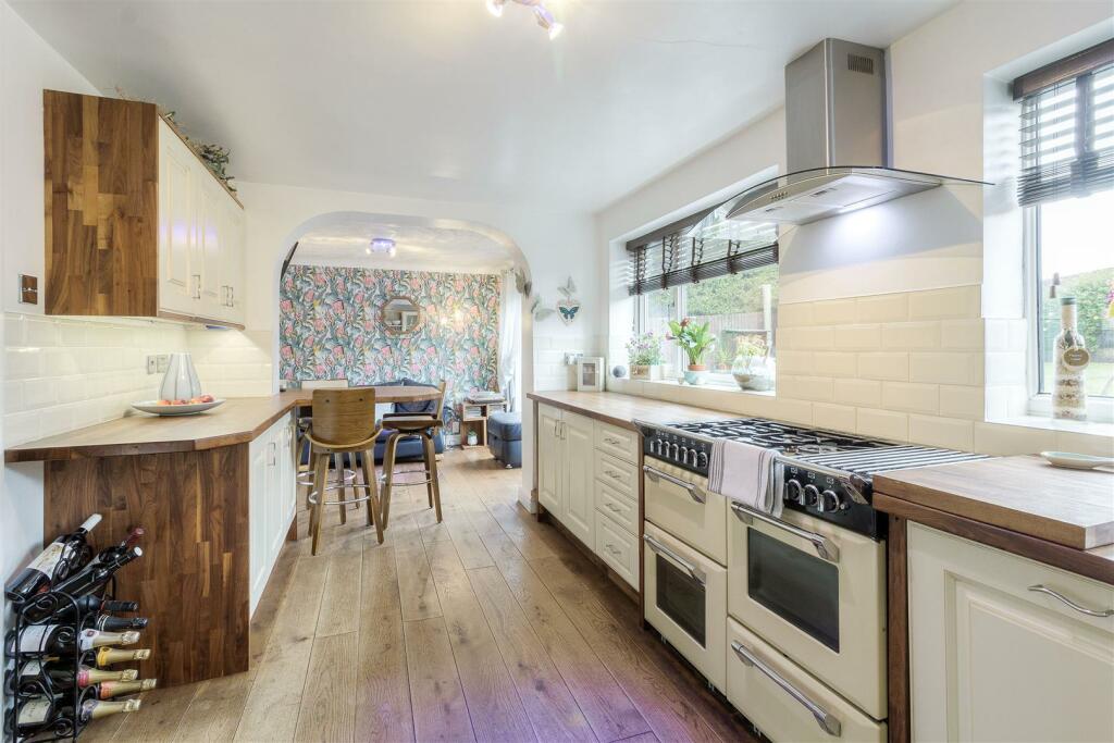 1 Burton Close, Tamworth