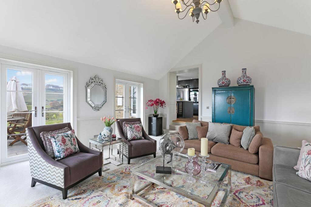 Lounge (First Floor)