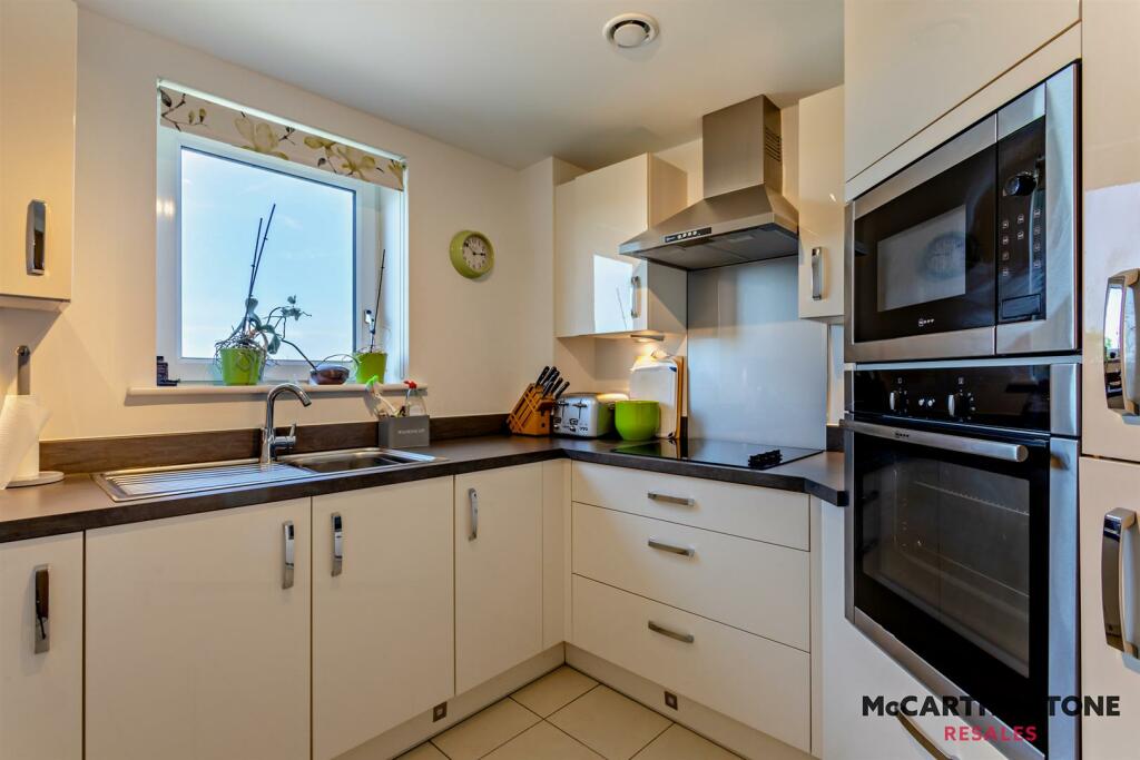 8612511-interior04-800.jpg