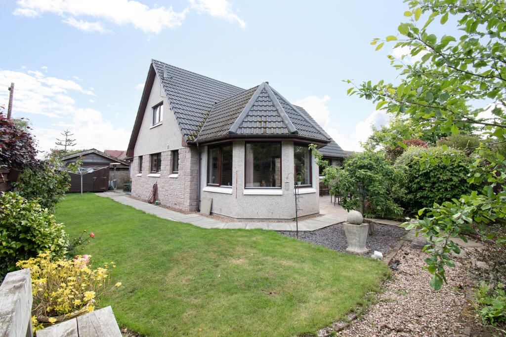 Rear Exterior &amp; Garden