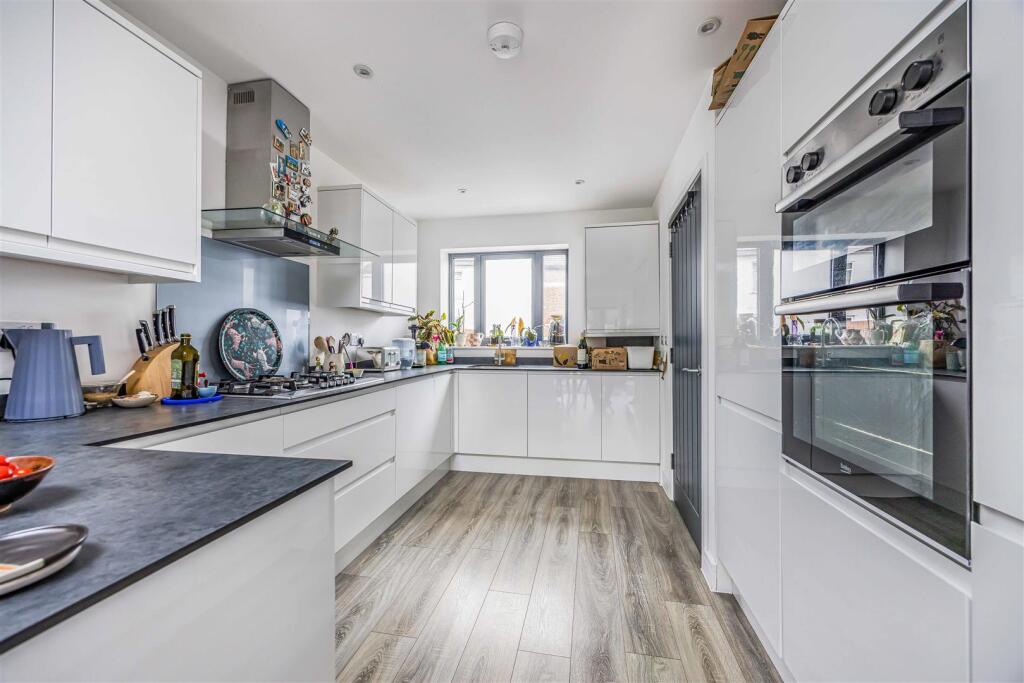 6 Elizabeth Row, Exmouth Road, Southsea