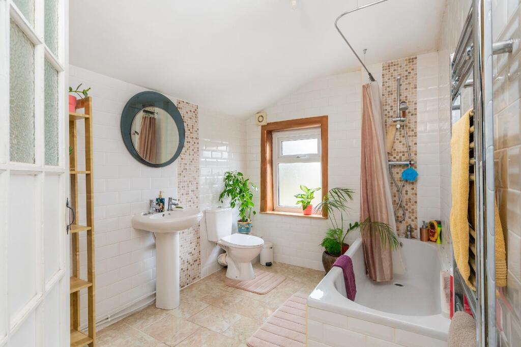 1W1R3RD - Bathroom B.jpg