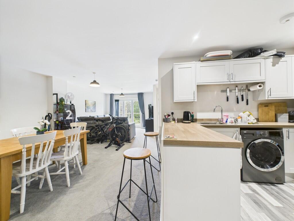 CAM02089G0-PR0506...