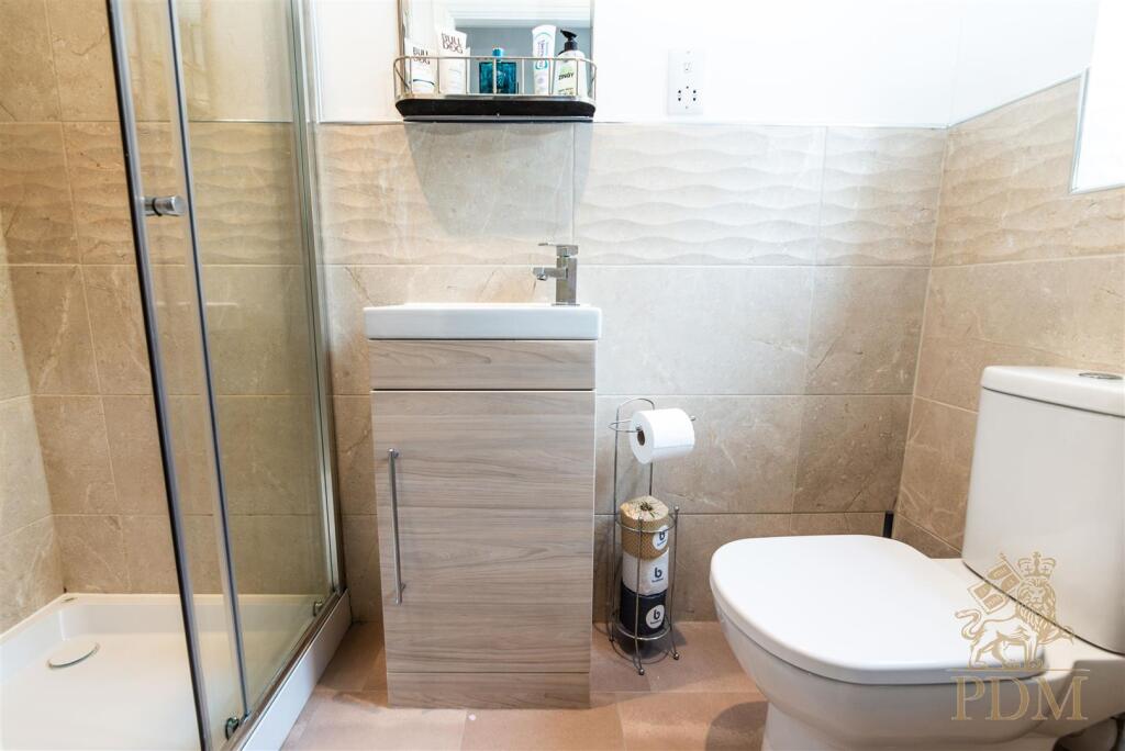 6 Byron Close Colwick Nottingham NG2 4BL