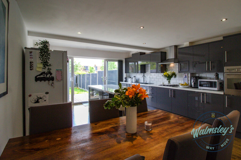 Dining &amp; kitchen
