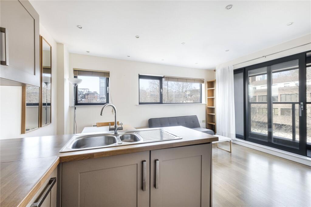 Kitchen/Reception