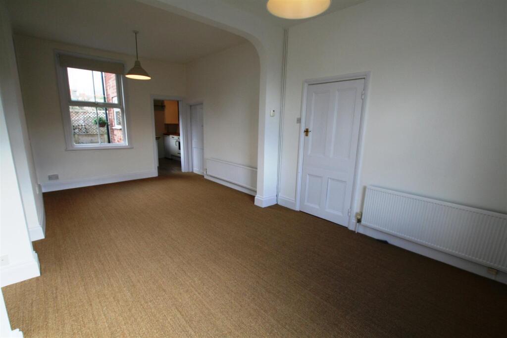 colehill,28loungediner2.JPG