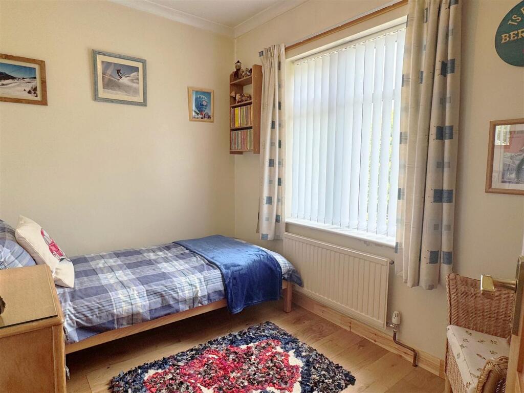 Bed 4.JPG