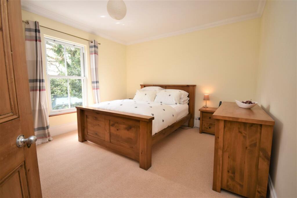 Bedroom 1.jpg