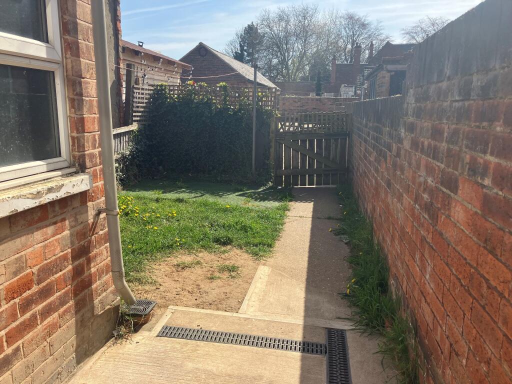 Courtyard garden