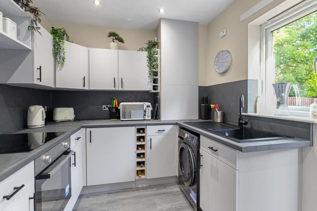 Kitchen/ Dining Room