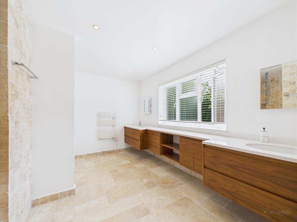 Ensuite