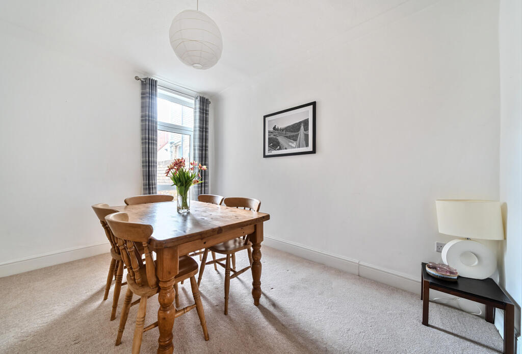 1301353-11-683976...