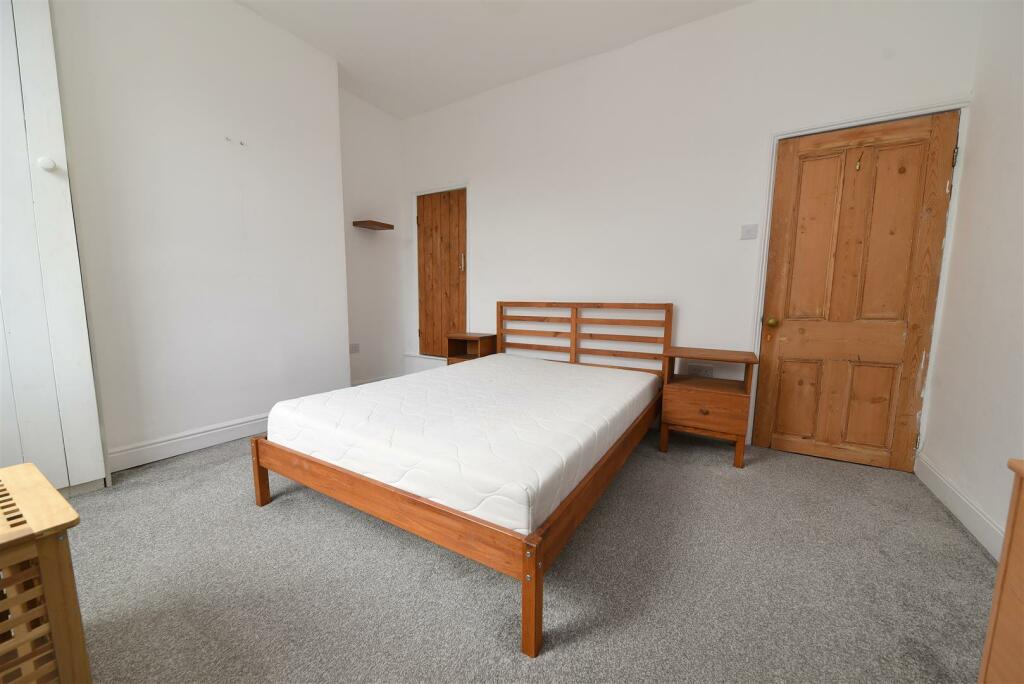 bed1.2.JPG