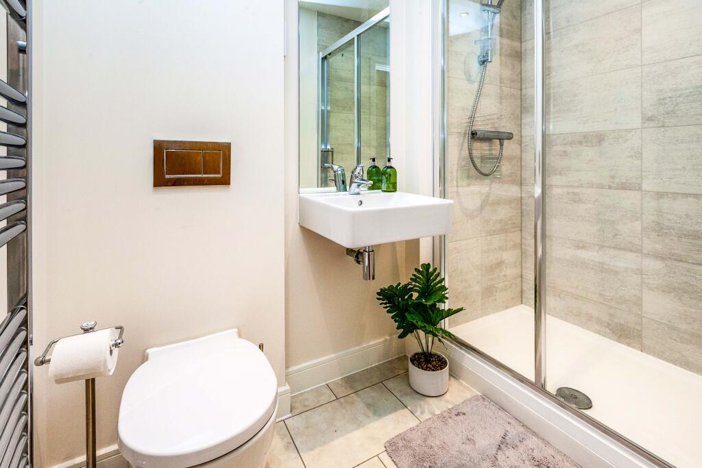 En-suite Bathroom