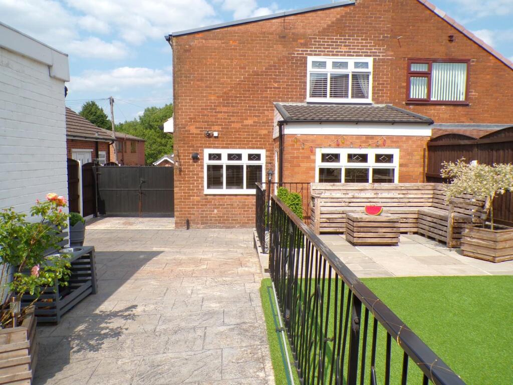 CambridgeRd32gdn3.JPG