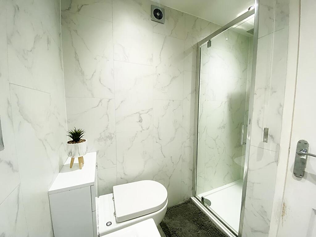 Shower Room/ WC