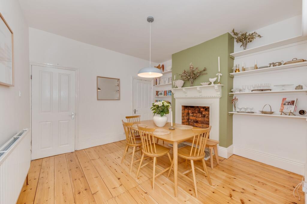 LIVING ROOM, DINER AND KITCHEN