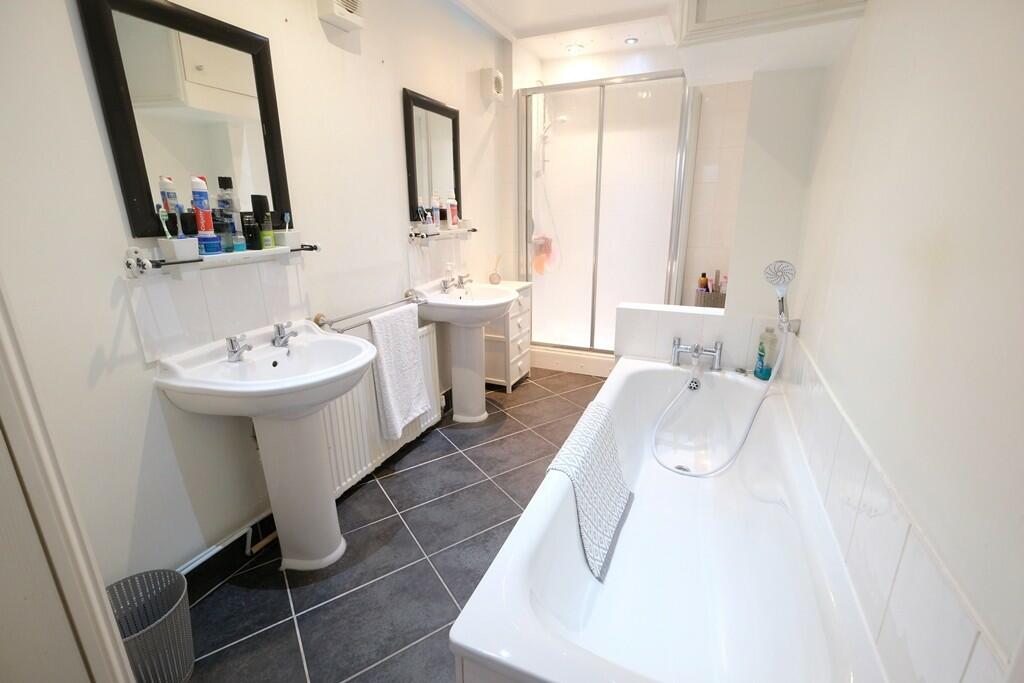 BATH/SHOWER ROOM