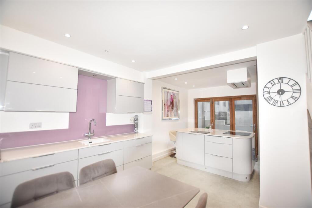 KitchenDiner 1 Manadon.jpg