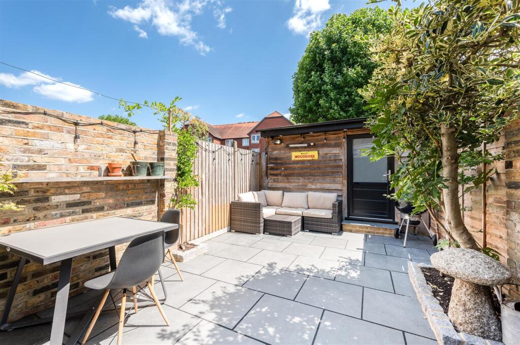 MIDDLE LANE (11).jpg