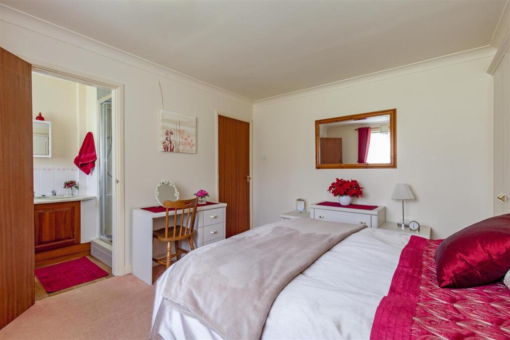 Bedroom 1-1.jpg