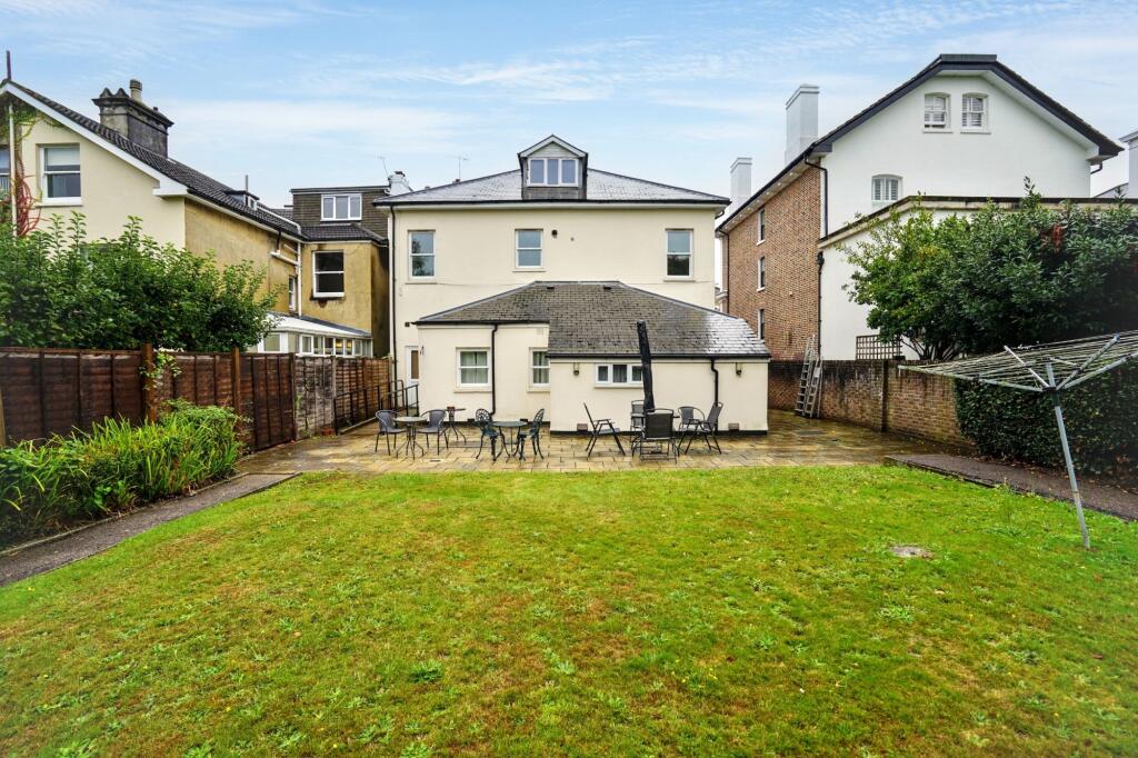 Flat C, 57 Queens Road, Tunbridge Wells, Kent TN4 9NA