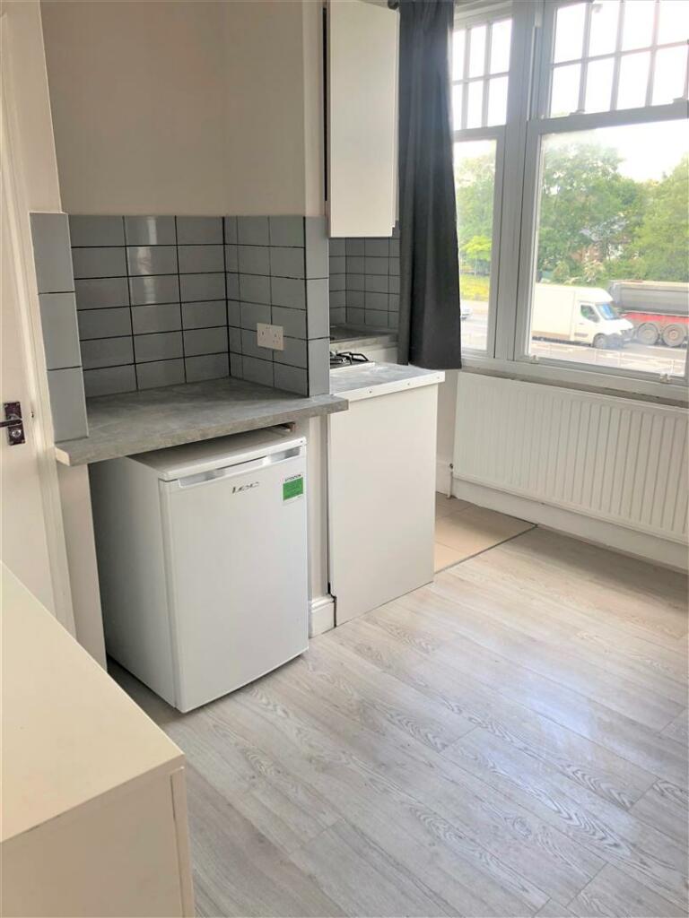 BOWES ROAD KITCHEN AREA.jpg
