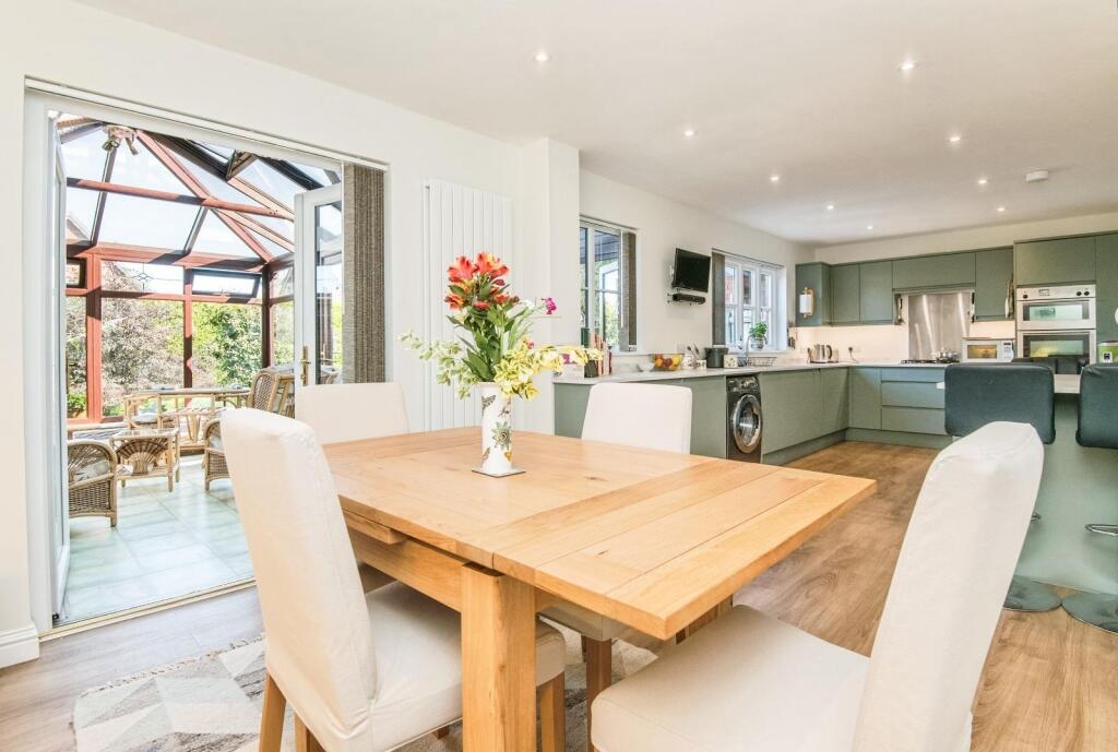 WhatsApp Image 2025-09-05 at 13.50.04 (3).jpeg