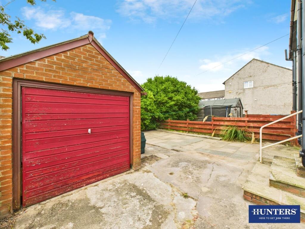 Garage/Rear Garden