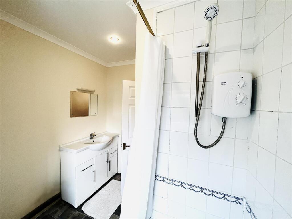 Bathroom Aspect 2