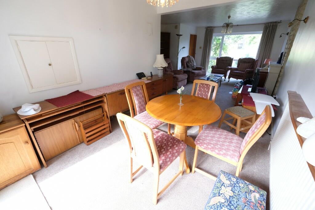 SITTING/DINING ROOM