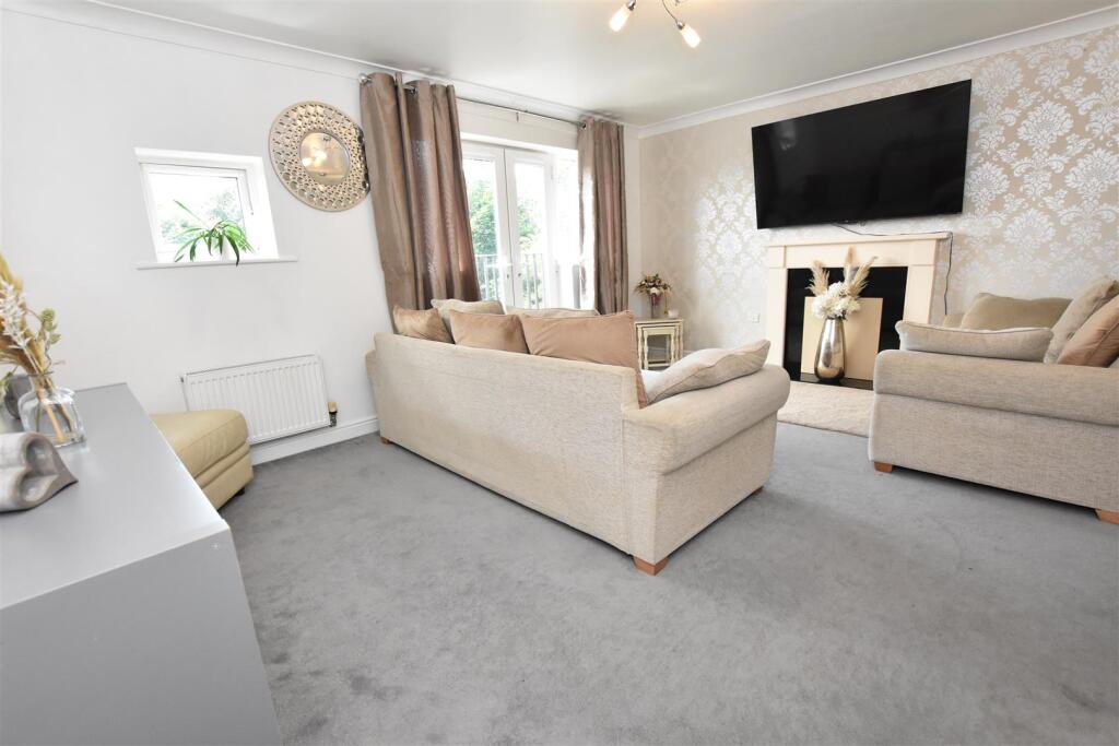 Lounge Dining Room
