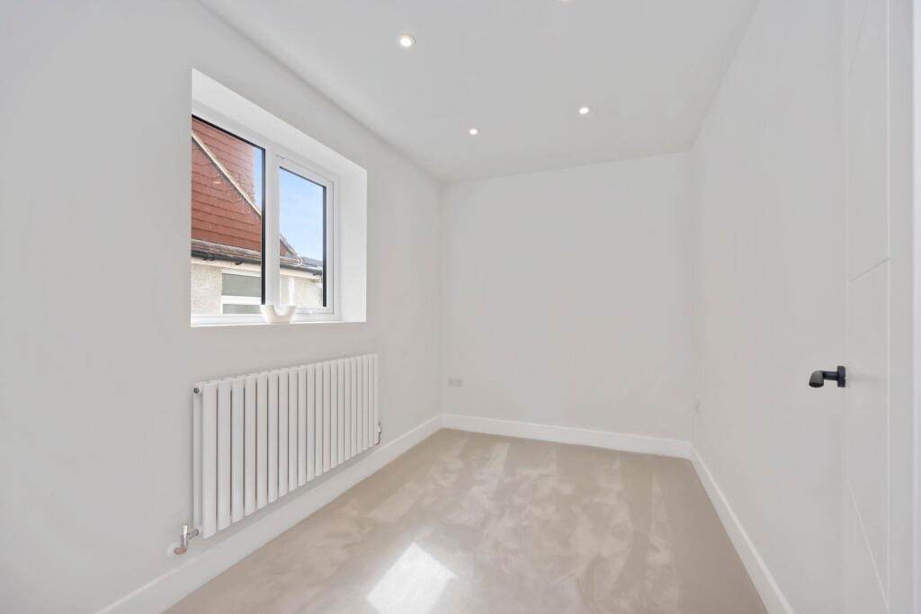 Gleton Avenue 15 BED 3.jpeg